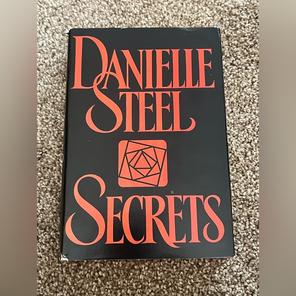 Danielle Steel, Secrets, Hardcover Book Club Edition 1985